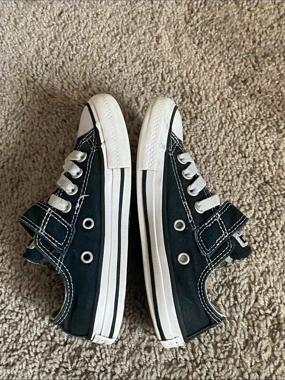 Converse All Star Chuck Taylor V1 Low Top Sneakers size 11